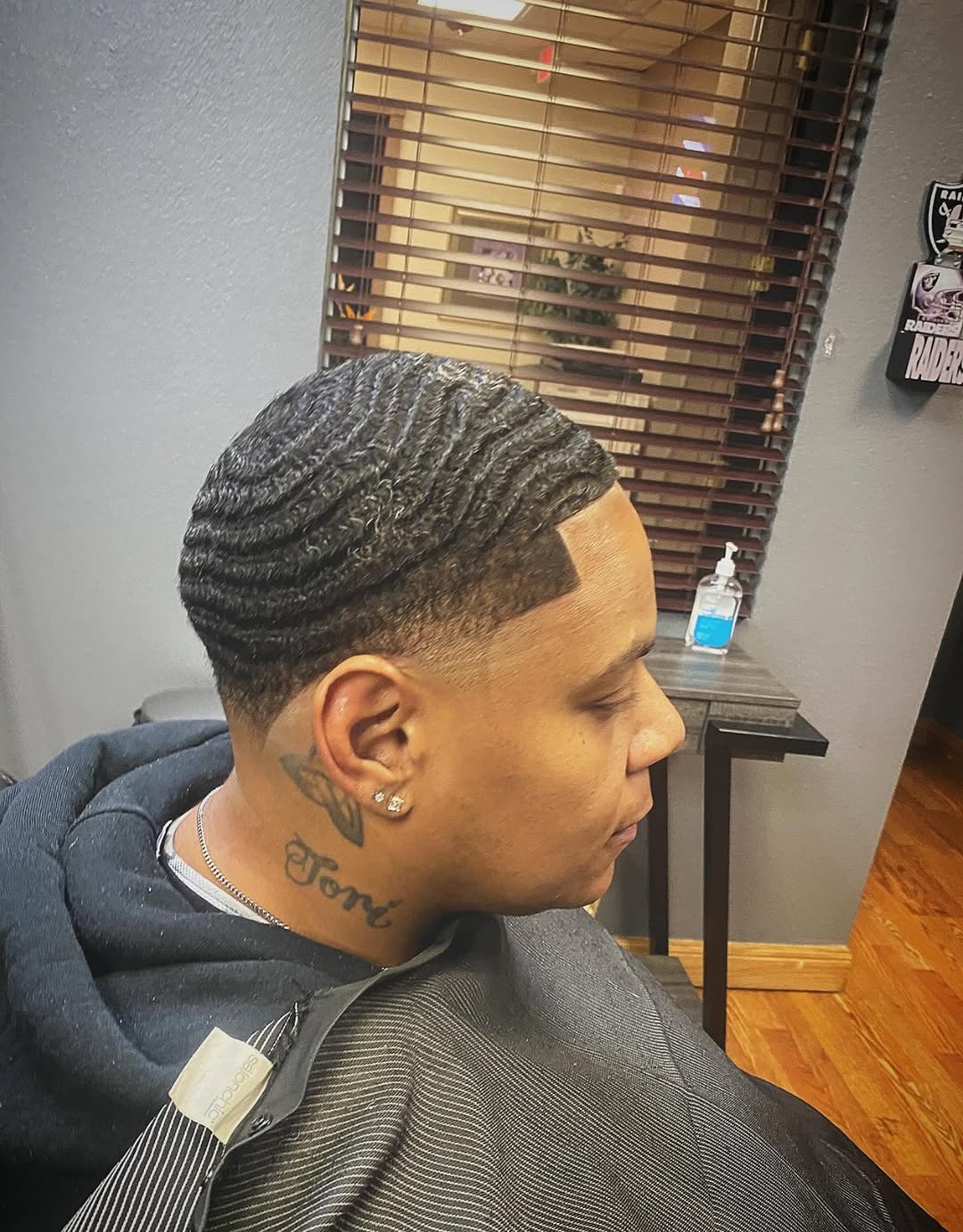 ๐Crown Polished, Ripples Flawless ๐
#lasvegasbarber #waves #barber #haircut #explore